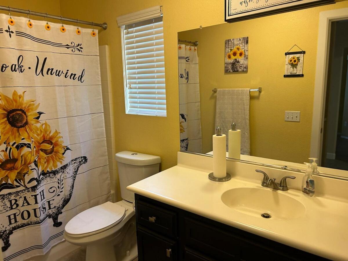 Walking Distance To Stagecoach Villa Индиоу Екстериор снимка