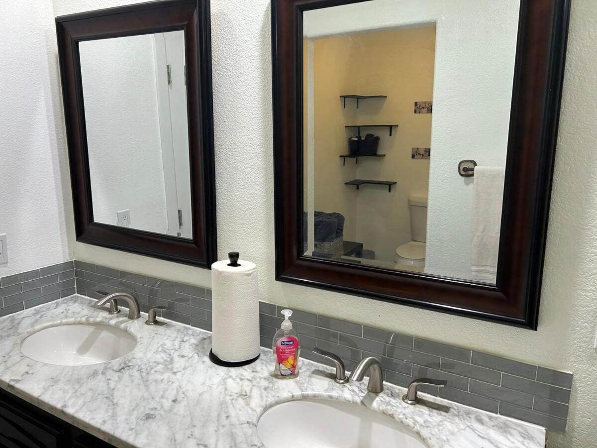 Walking Distance To Stagecoach Villa Индиоу Екстериор снимка