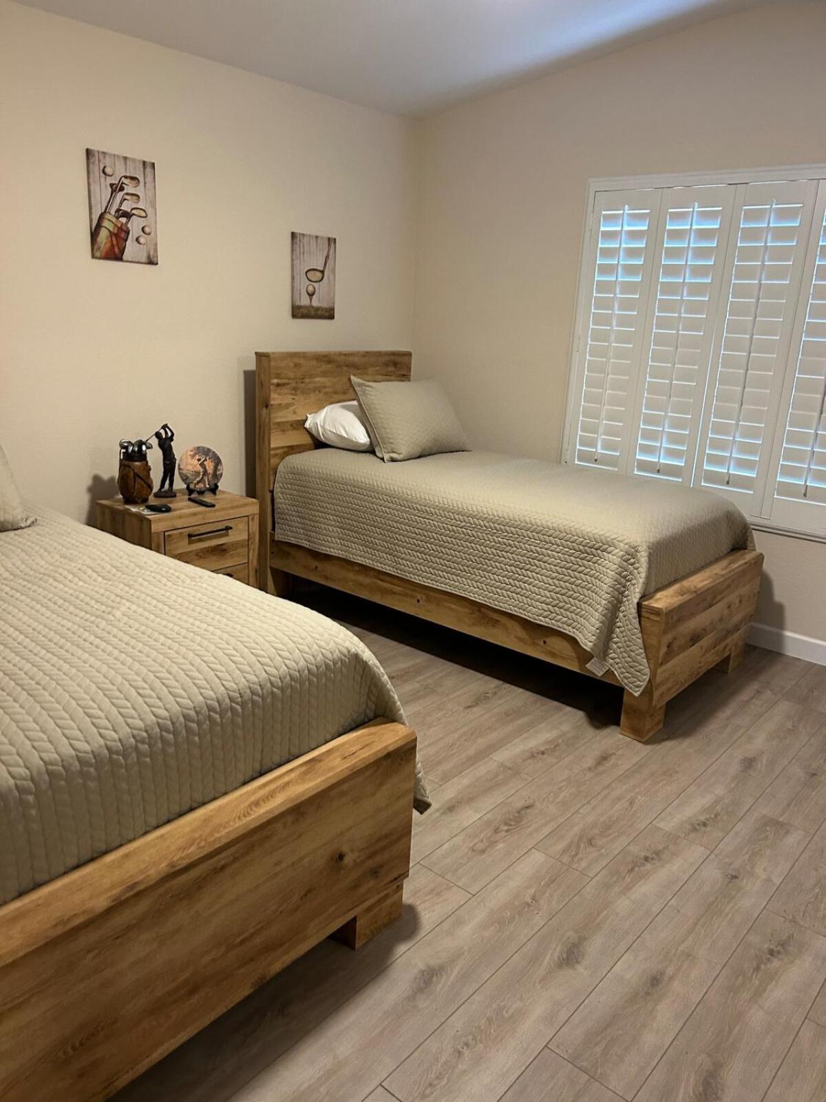 Walking Distance To Stagecoach Villa Индиоу Екстериор снимка