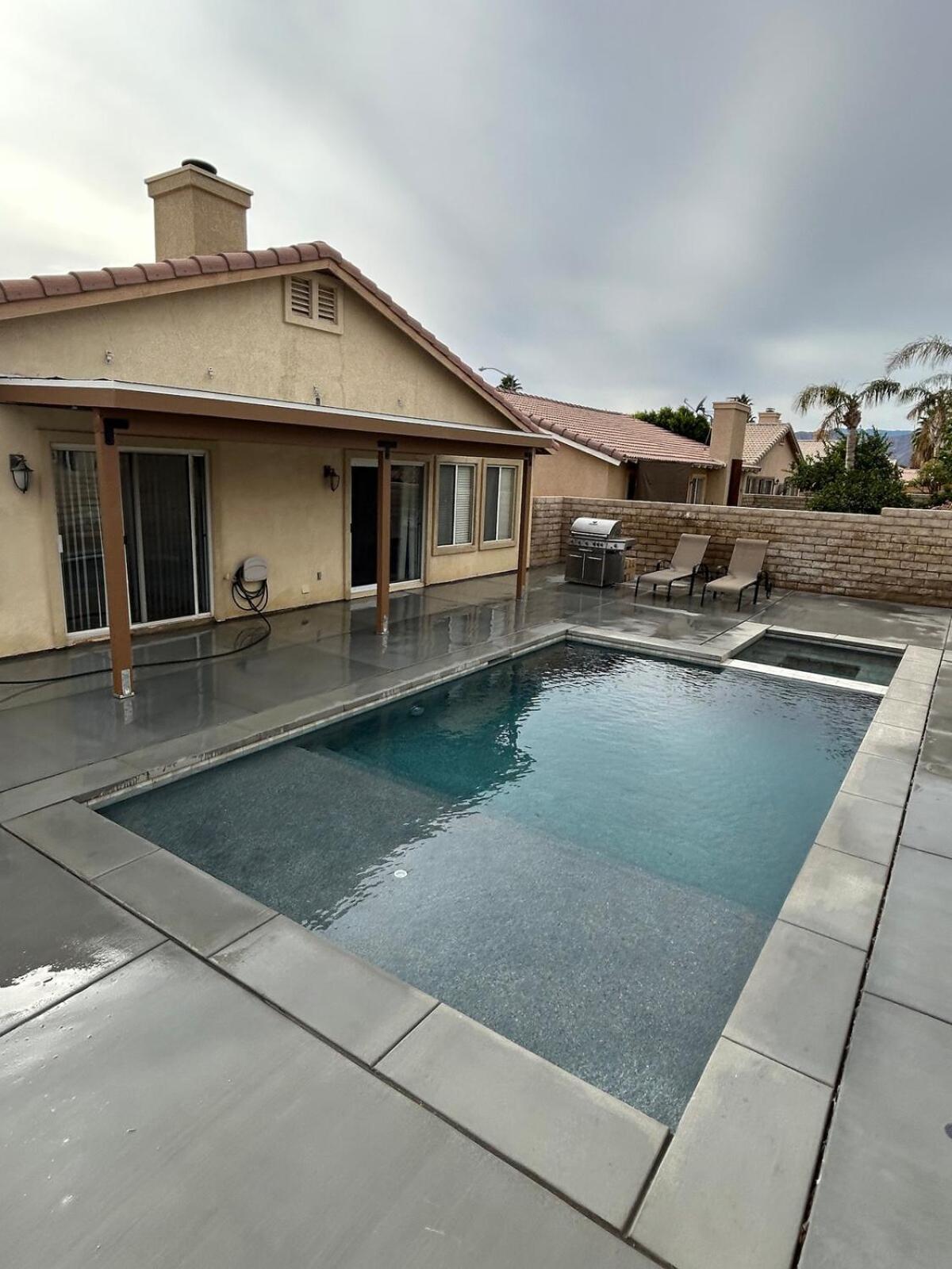 Walking Distance To Stagecoach Villa Индиоу Екстериор снимка